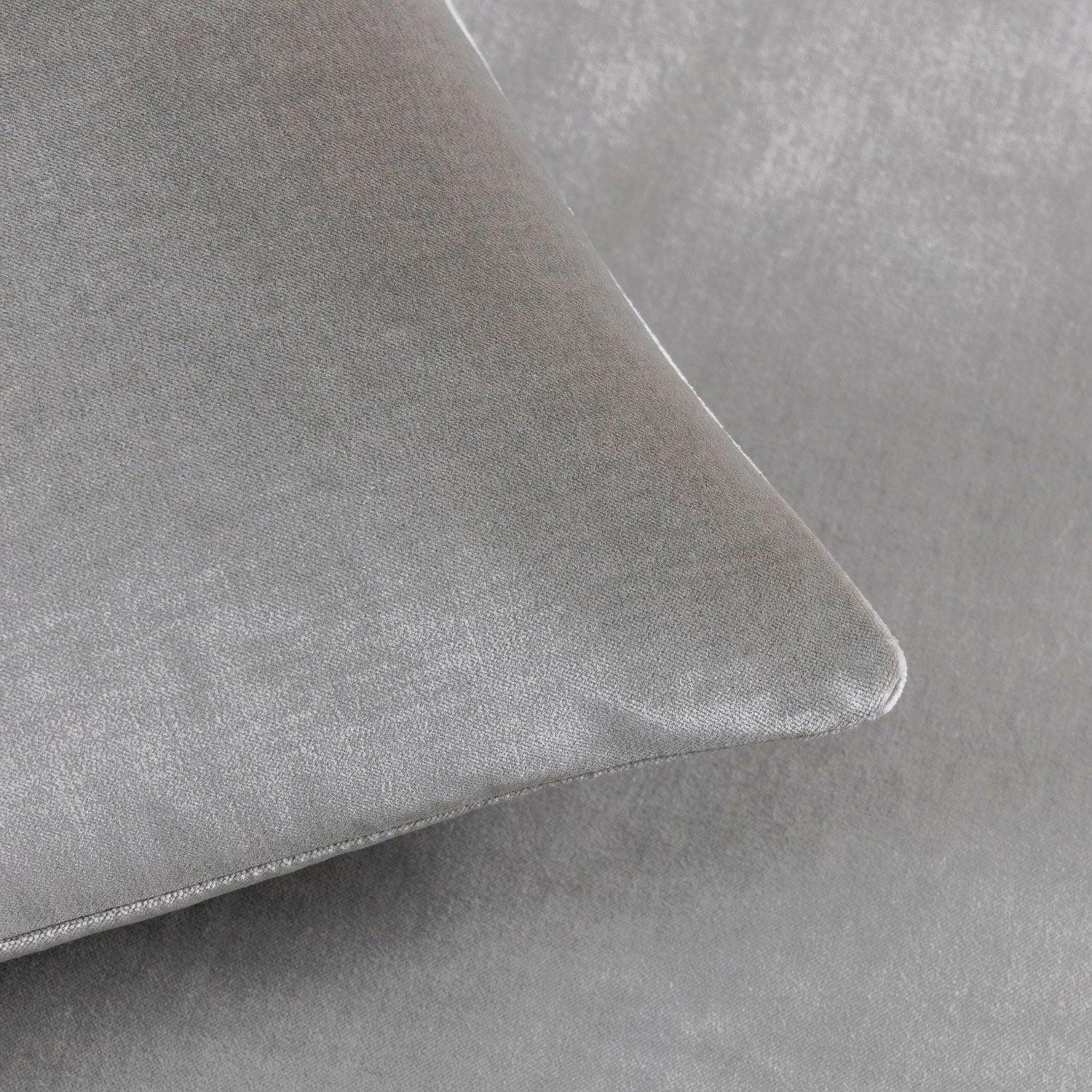 LUX.SILK VELVET - CUSHION W/ZIP