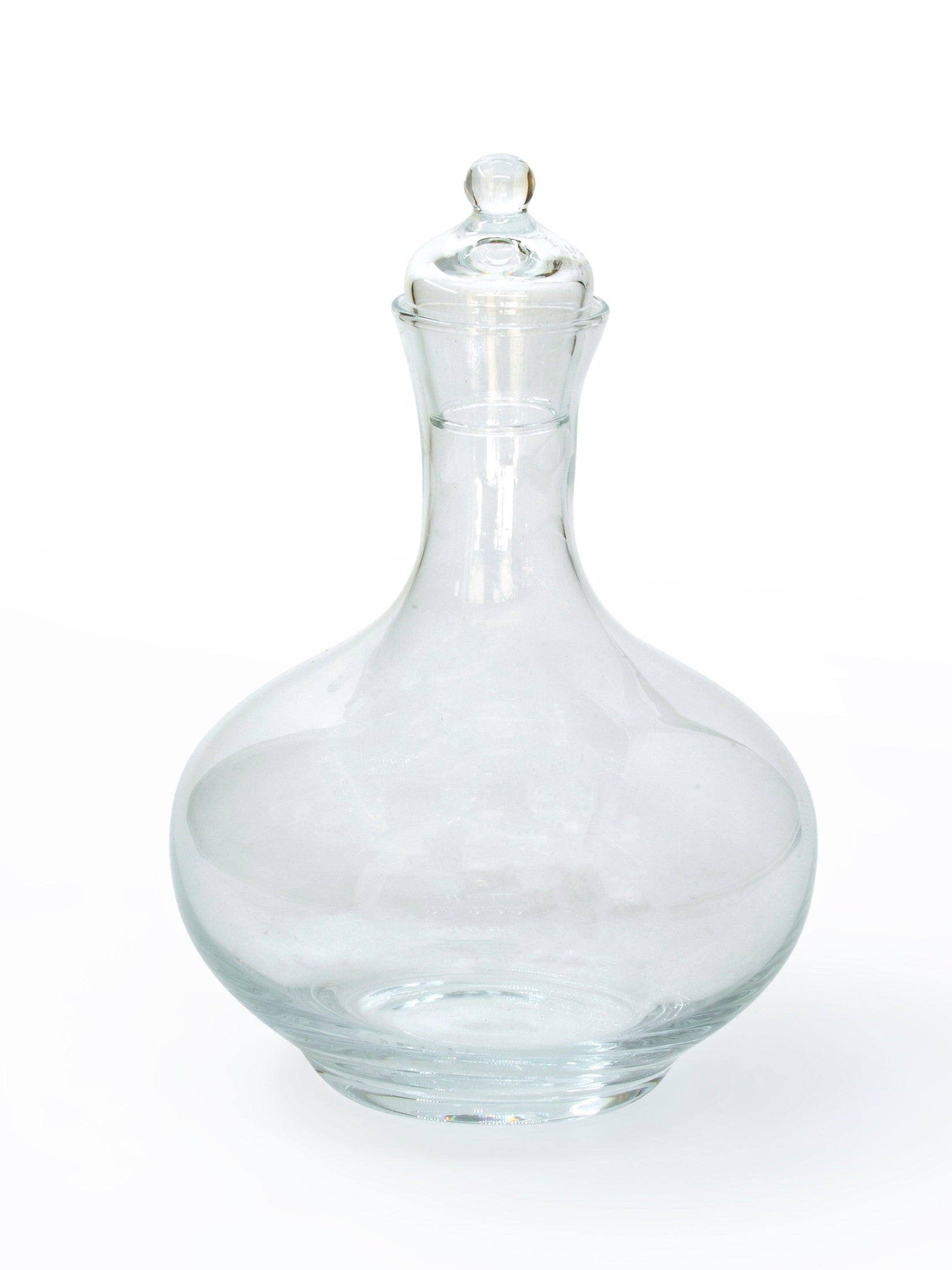 إبريق زجاجي مع غطاء Glass Carafe With Lid
