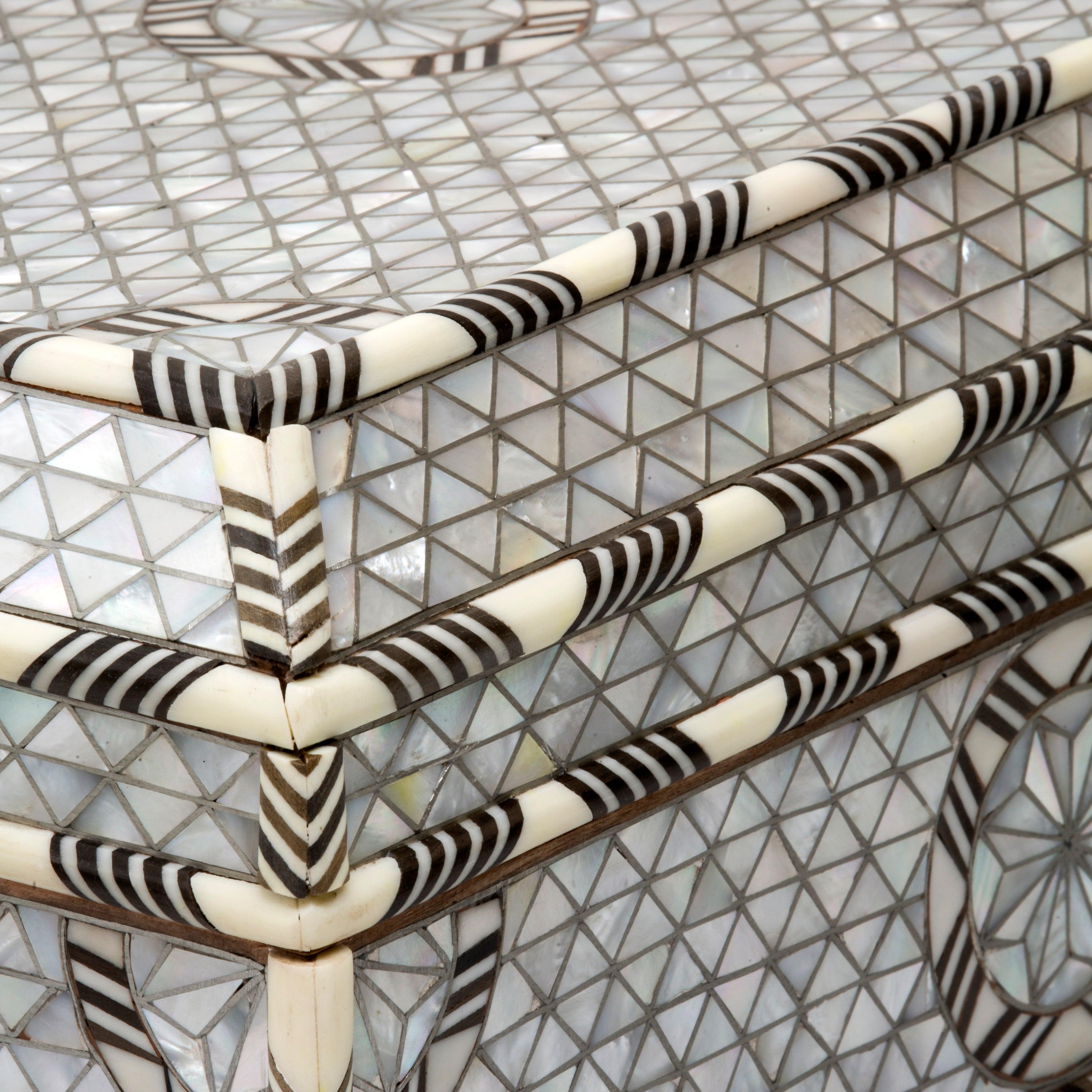 Kanz Embossed Jewellery Box