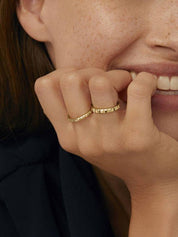 Clou de paris yellow gold wedding band