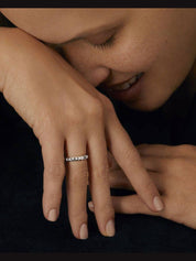 Clou de paris platinum wedding band