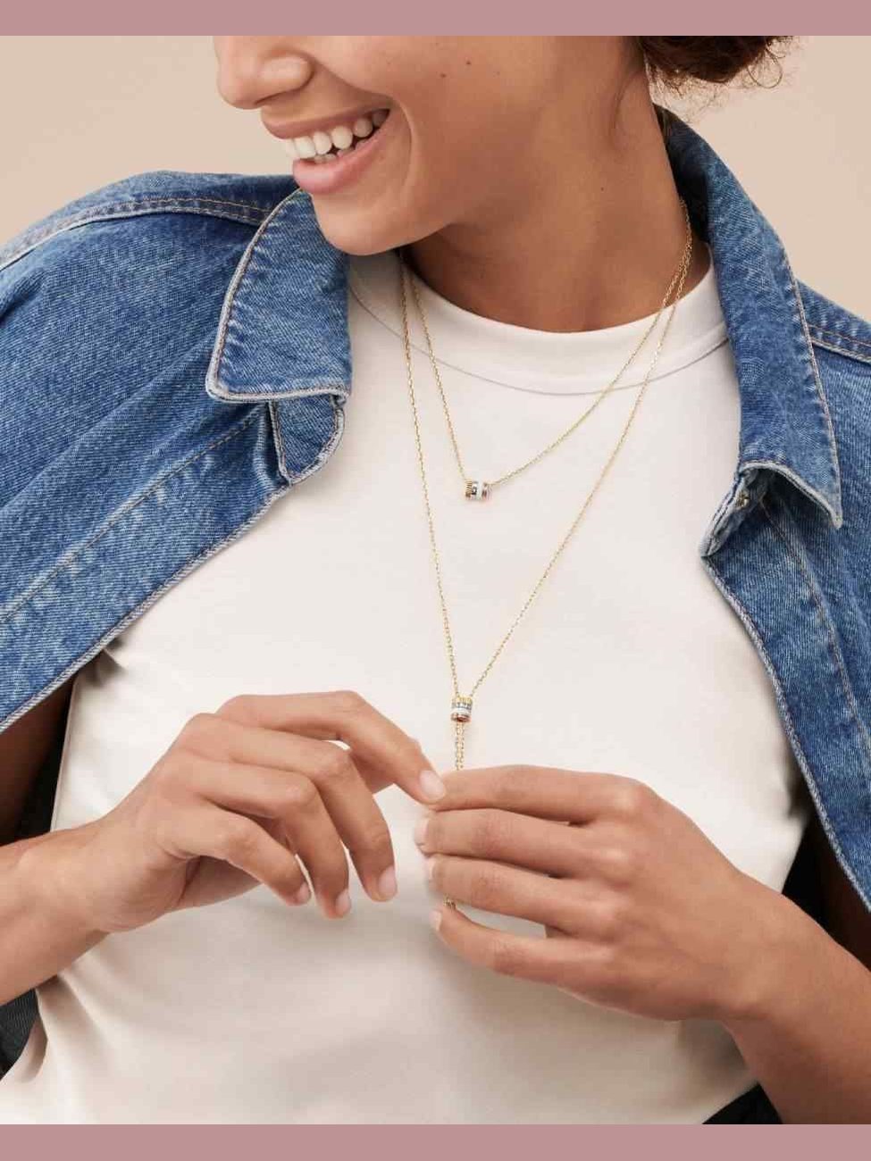 Quatre white edition tie necklace, small model